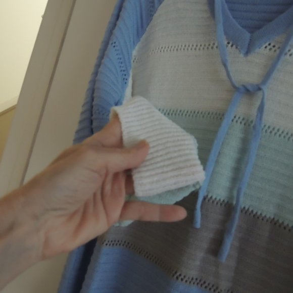 Ladies Sweater Size M Lightweight Striped Pullover Drawstring Hood $72 Value NEW - Picture 6 of 8